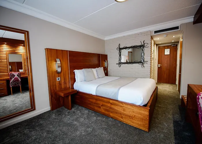 Top Doncaster Airport Hotels with Shuttle Service