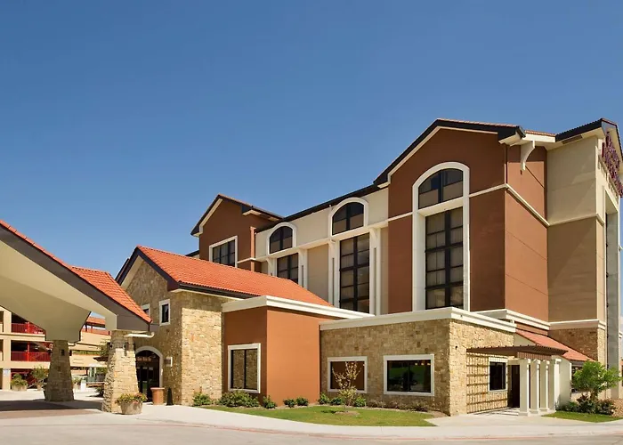 Explore the Best Hotels by San Antonio Airport for Your Stay