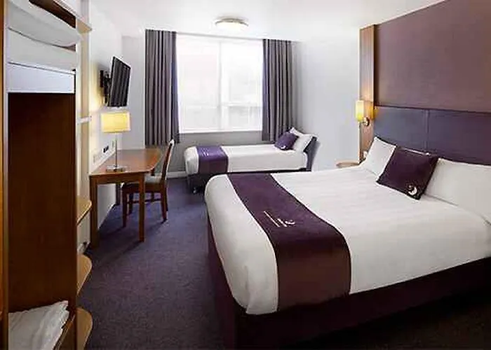 Hotels Belfast Titanic Quarter: Explore the Top Accommodations in this Iconic Neighborhood