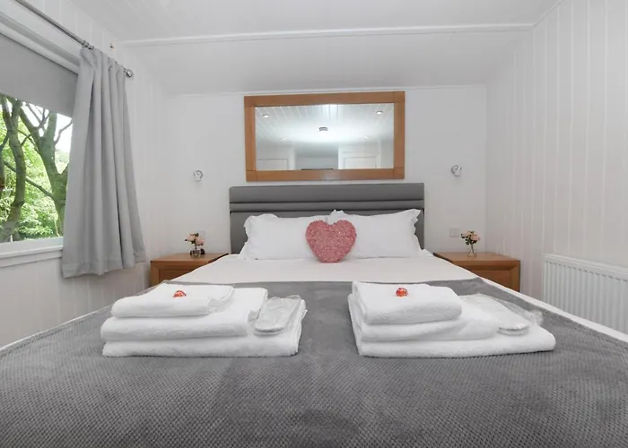 Best Cawley Hotels in Langbank for Unforgettable Stay
