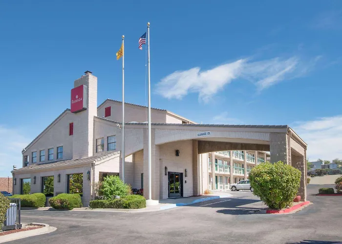 Discover the Best Hotels Near Albuquerque Airport Offering Convenient Shuttle Service