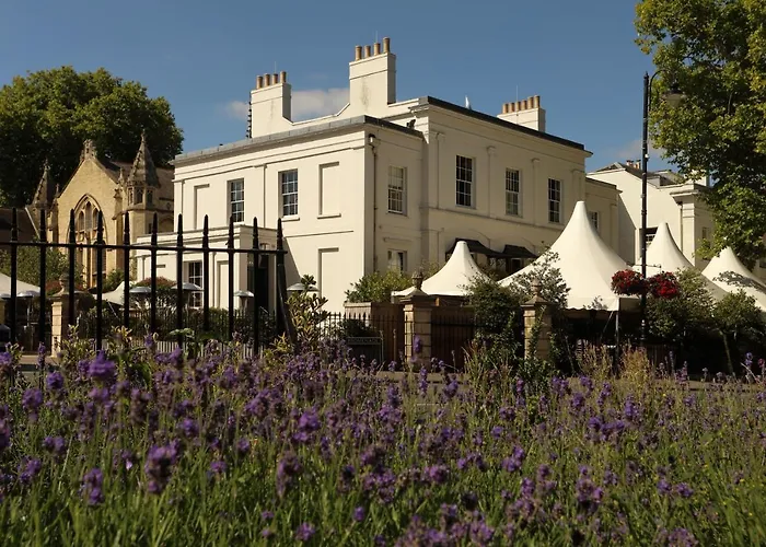 Discover the Best Hotels in Cleeve Hill Cheltenham for Your Stay