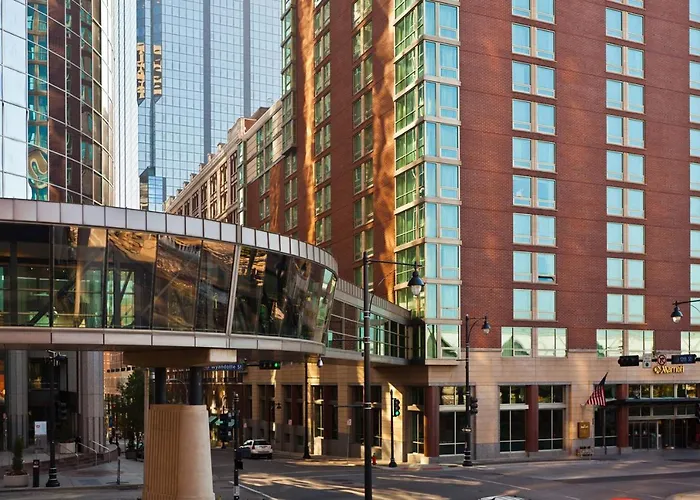 Discover the Best Hotels Near Power and Light District in Kansas City