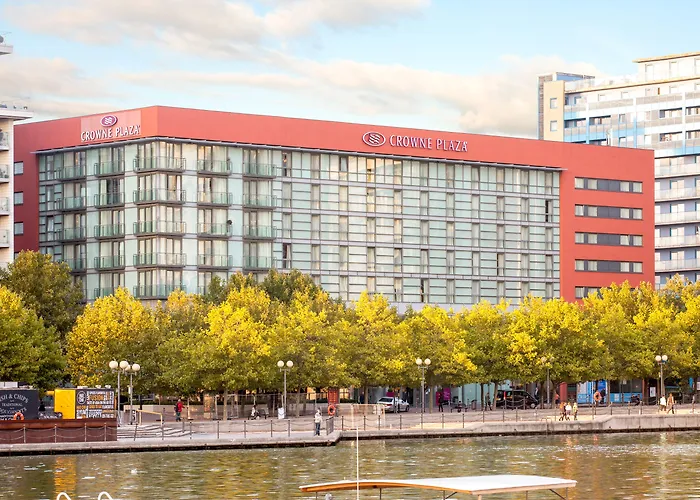 Hotels in Victoria Dock, London: Your Guide to the Best Accommodations